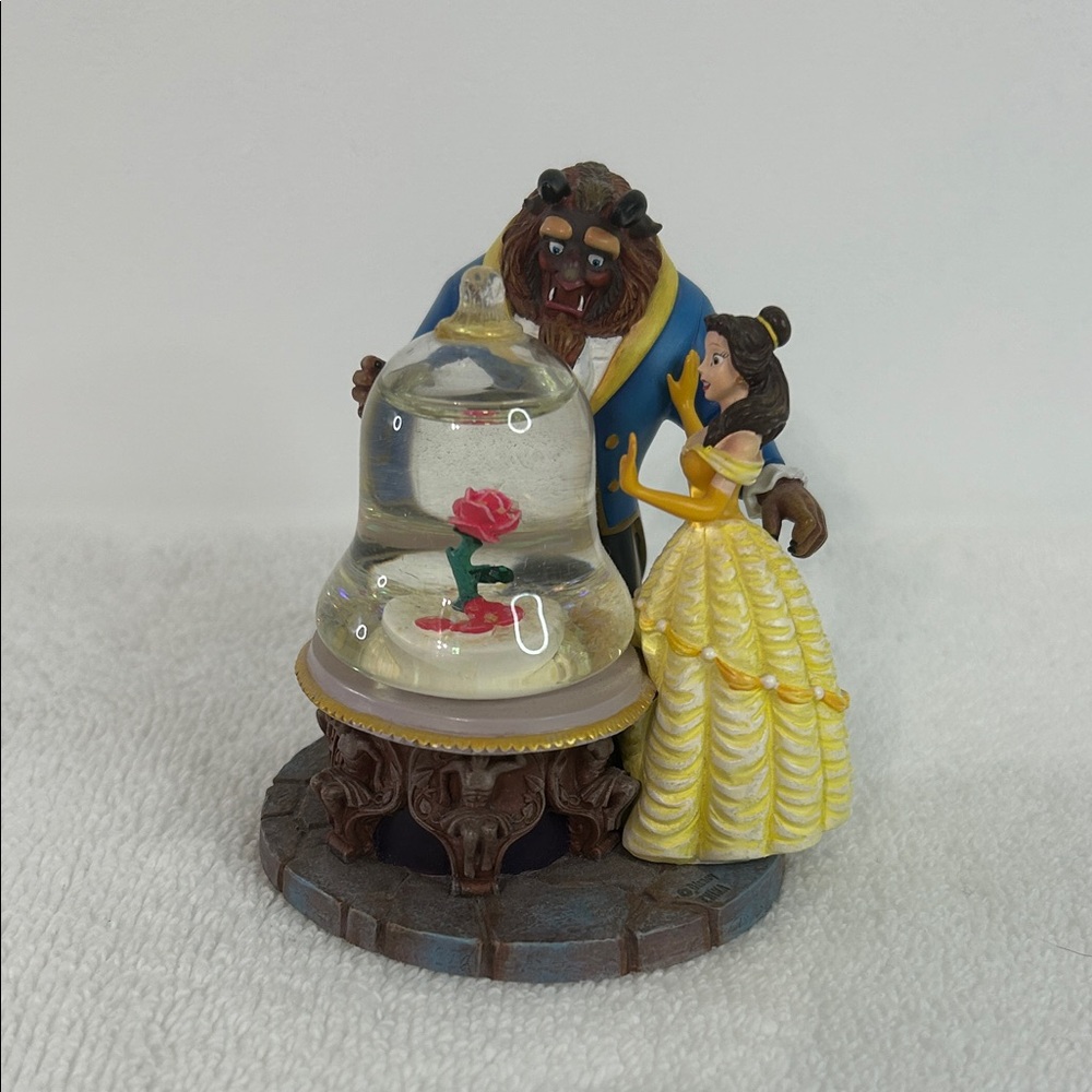 Disney Beauty and the Beast Enchanted Rose Mini Snow Globe